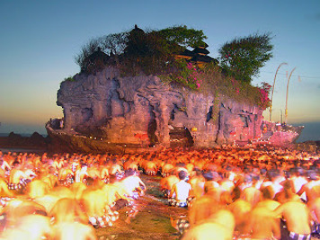 Balinese Ceremony Tanah Lot Temple